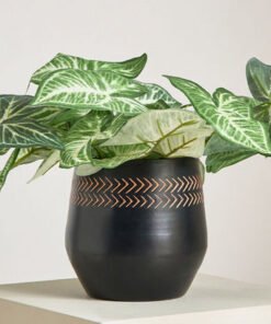 Nydril Aluminium Hammered Planter - 15x15x16 cm