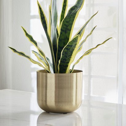 Avya Metal Round Planter with Rust Proof Coating -...