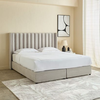 Curvy Clark Upholstered King Bed - 180x200 cm