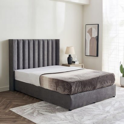 Curvy Clark Upholstered Queen Bed - 140x200 cm