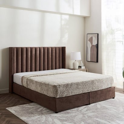 Curvy Clark Upholstered King Bed - 180x200 cm