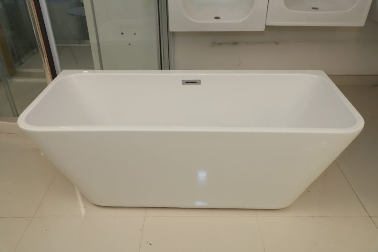 Freestanding acrylic bathtub 160×70
