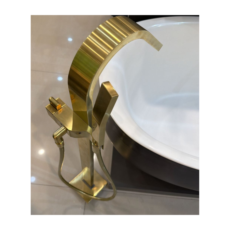 Gold freestanding bathtub mixer 103cm height - Image 2