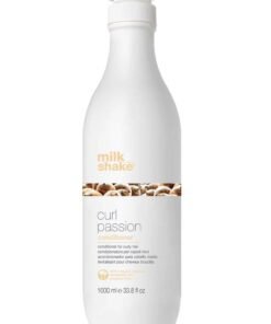 Milk Shake Curl Passion Leave-In Spray – Paraben-Free Leave-In Conditioner for Curly Hair with Organic Pracaxi & Babassu Oils – Anti-Frizz, Hydrating, Softening & Defining Formula with Quinoa & Milk Proteins for Bouncy, Long-Lasting Curls, 1 Ltr