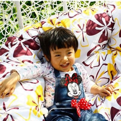 Two Seater Kozaka Hanging Egg Swing Chair Wicker with Stand Outdoor Hammock with Cushion 550lbs for Patio, Garden, and Balcony ( White )